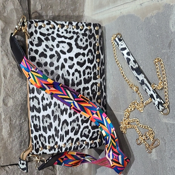 NEW! grey leopard studded clutch purse - Picture 3 of 5